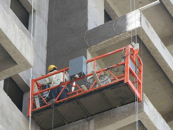 沈阳电动吊篮施工：安全搭载要求与注意事项